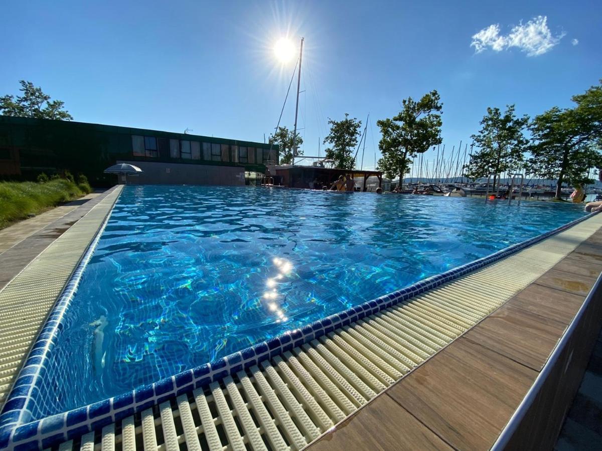 Bl Lakeside Apartman Balatonlelle Exterior foto
