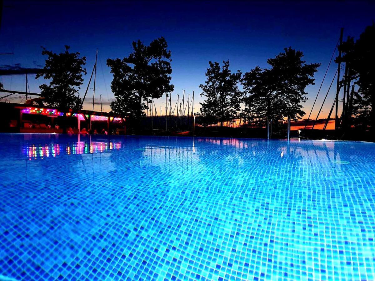 Bl Lakeside Apartman Balatonlelle Exterior foto