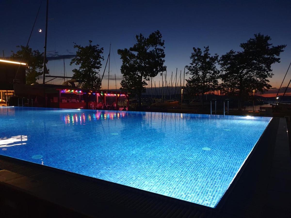 Bl Lakeside Apartman Balatonlelle Exterior foto